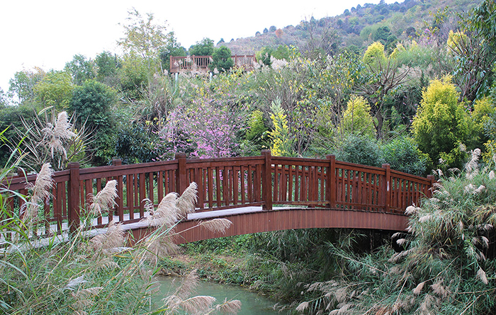 guardrail in strand woven bamboo